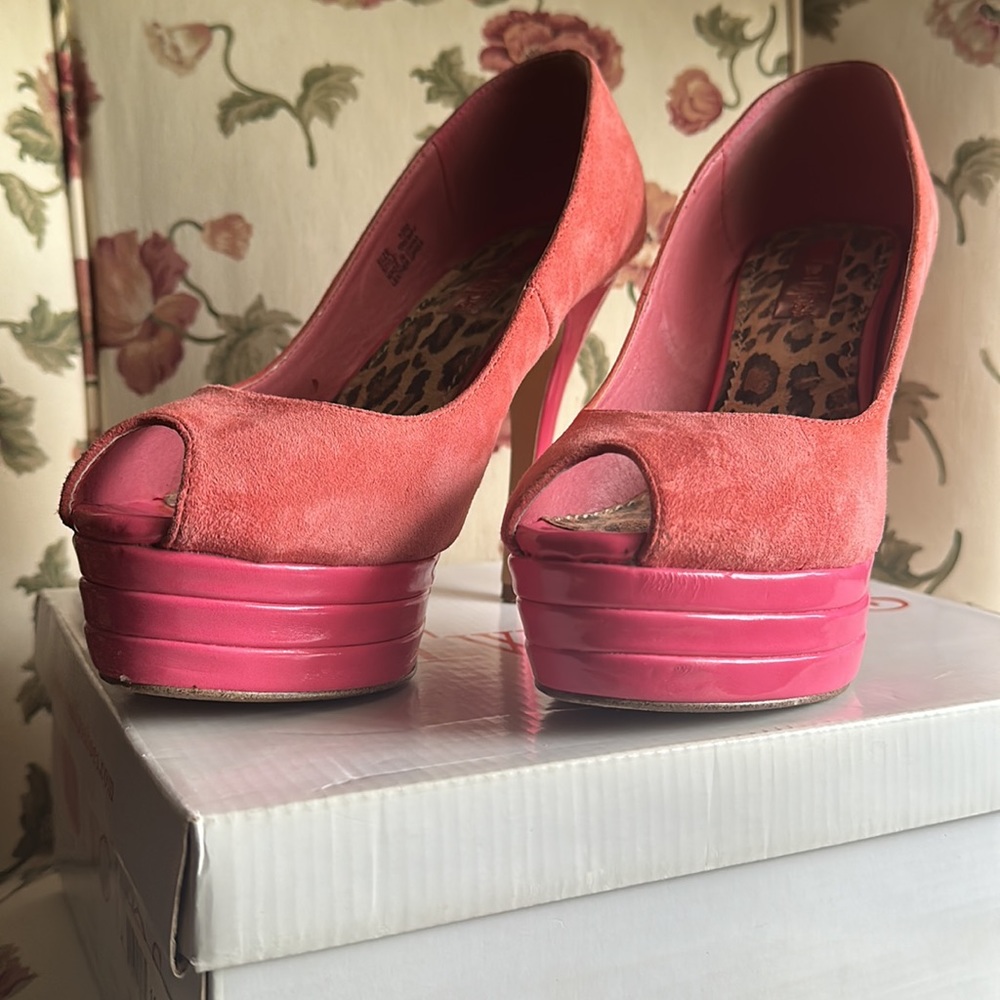 Pink Heels - Picture 3 of 3